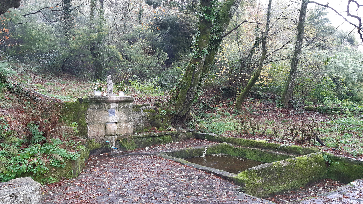 Fonte lavadoiro de Lentomil